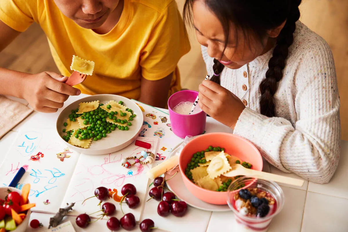 Compra De Instacart: Familia Comiendo En Casa