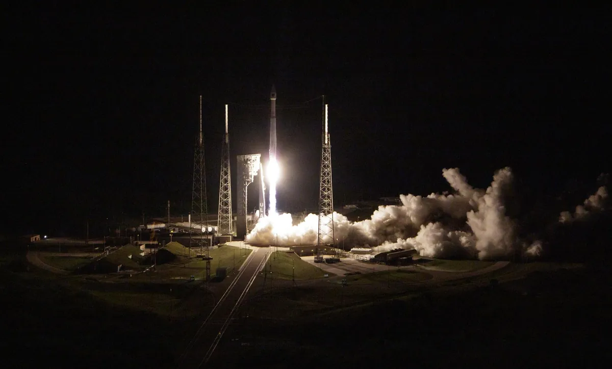 Lanzamiento De La Misión Lucy En Un Cohete Atlas V